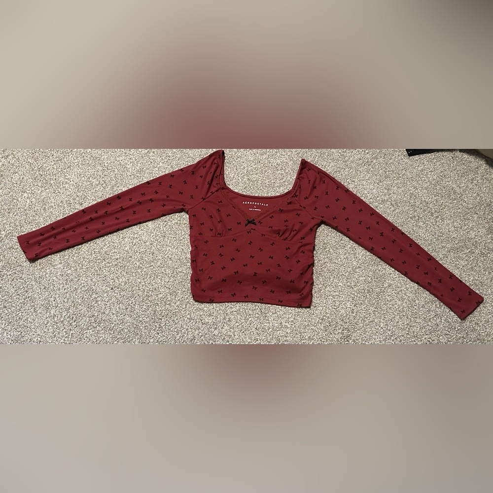 Aeropostale Long Sleeve Bow Print V-Neck Crop Top